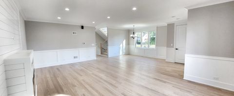 Tiny photo for 5605 N Overhill Avenue, Chicago, IL 60631 (MLS # 12490651)
