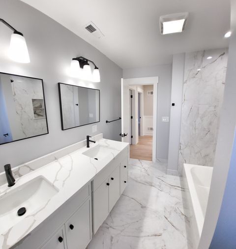 Tiny photo for 5605 N Overhill Avenue, Chicago, IL 60631 (MLS # 12490651)