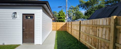 Tiny photo for 5605 N Overhill Avenue, Chicago, IL 60631 (MLS # 12490651)