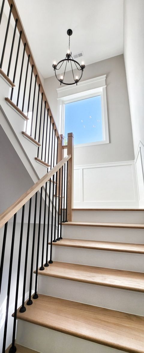 Tiny photo for 5605 N Overhill Avenue, Chicago, IL 60631 (MLS # 12490651)