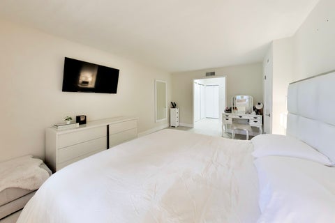 Tiny photo for 2300 W Talcott Road #2C, Park Ridge, IL 60068 (MLS # 12752880)