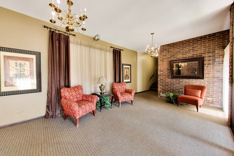 Tiny photo for 2300 W Talcott Road #2C, Park Ridge, IL 60068 (MLS # 12752880)