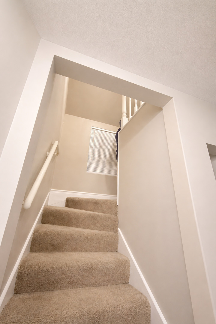 10043 S Oglesby Avenue