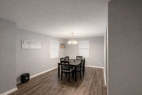 Tiny photo for 10043 S Oglesby Avenue, Chicago, IL 60617 (MLS # 12579687)