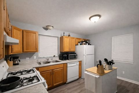 Tiny photo for 10043 S Oglesby Avenue, Chicago, IL 60617 (MLS # 12579687)