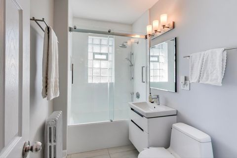 Tiny photo for 2300 W FARWELL Avenue #3, Chicago, IL 60645 (MLS # 12484604)