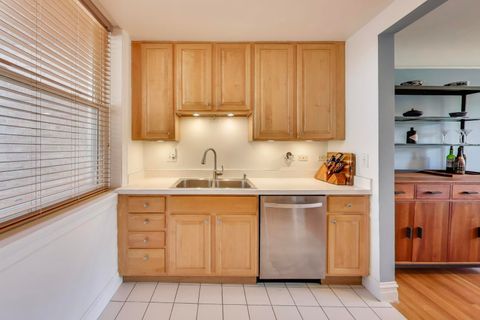 Tiny photo for 2300 W FARWELL Avenue #3, Chicago, IL 60645 (MLS # 12484604)