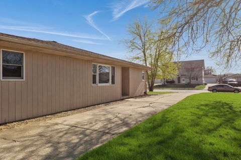 Tiny photo for 2466 Red Oak Trail, Crest Hill, IL 60435 (MLS # 12594394)