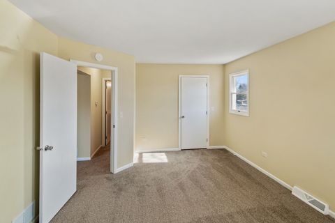 Tiny photo for 2466 Red Oak Trail, Crest Hill, IL 60435 (MLS # 12594394)