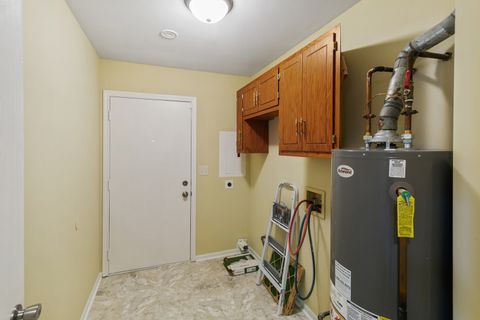 Tiny photo for 2466 Red Oak Trail, Crest Hill, IL 60435 (MLS # 12594394)