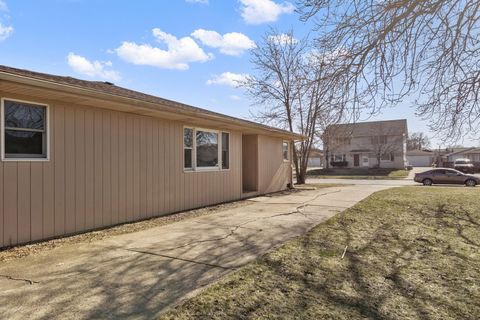 Tiny photo for 2466 Red Oak Trail, Crest Hill, IL 60435 (MLS # 12594394)