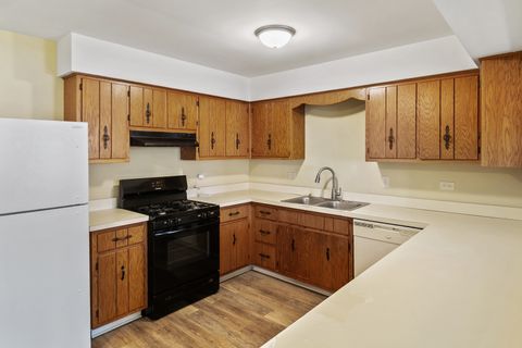 Tiny photo for 2466 Red Oak Trail, Crest Hill, IL 60435 (MLS # 12594394)