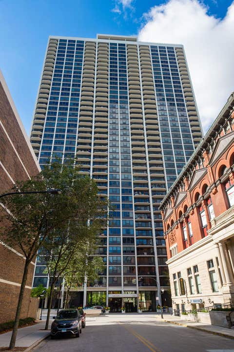 Photo of 1560 N Sandburg Terrace #2109J, Chicago, IL 60610 (MLS # 12734990)