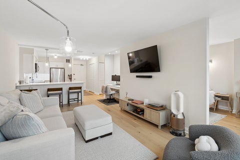 Tiny photo for 1560 N Sandburg Terrace #2109J, Chicago, IL 60610 (MLS # 12734990)