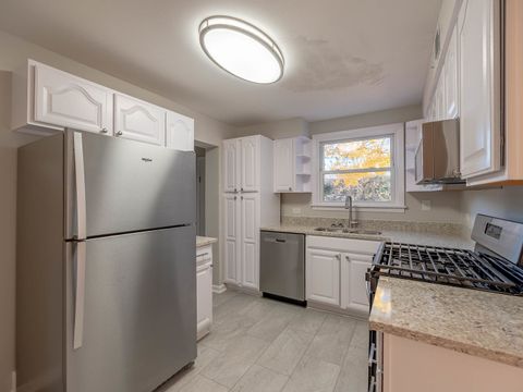 Tiny photo for 805 S Spring Road, Elmhurst, IL 60126 (MLS # 12511656)