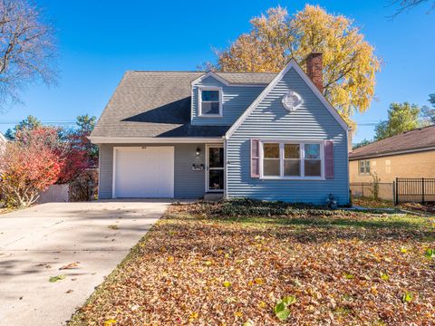 Photo of 805 S Spring Road, Elmhurst, IL 60126 (MLS # 12511656)