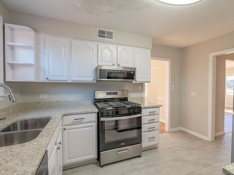 Tiny photo for 805 S Spring Road, Elmhurst, IL 60126 (MLS # 12511656)