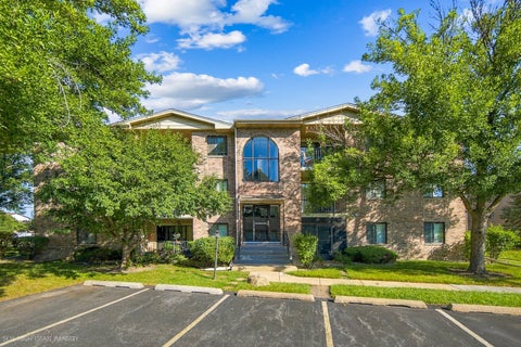Photo of 4930 134TH Street #110, Crestwood, IL 60418 (MLS # 12758733)