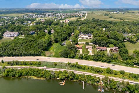 Tiny photo for 3113 W Canal Shore Drive, Leclaire, IA 52753 (MLS # 12706669)