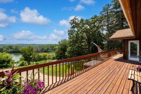 Tiny photo for 3113 W Canal Shore Drive, Leclaire, IA 52753 (MLS # 12706669)
