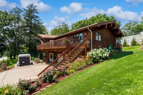 Tiny photo for 3113 W Canal Shore Drive, Leclaire, IA 52753 (MLS # 12706669)