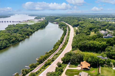 Tiny photo for 3113 W Canal Shore Drive, Leclaire, IA 52753 (MLS # 12706669)