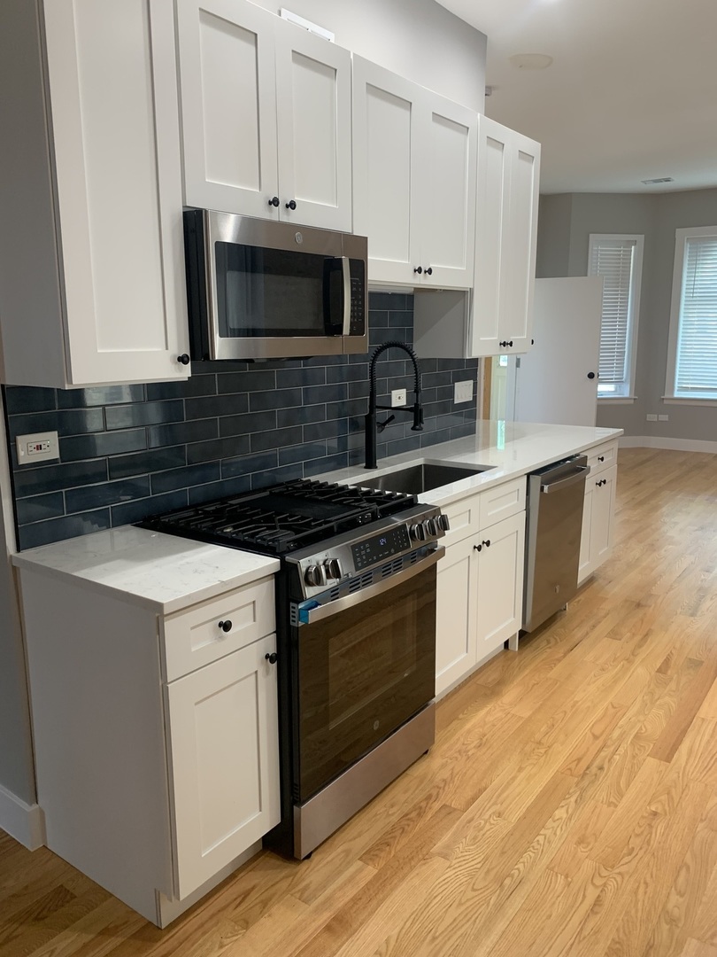1303 W Flournoy Street 1F