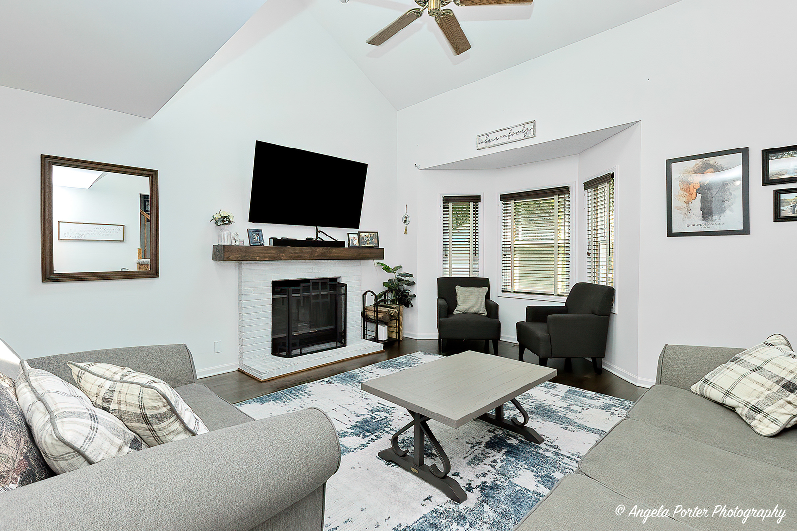 1208 Capri Terrace