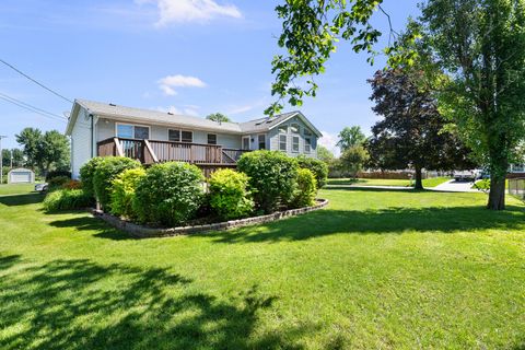 Tiny photo for 504 4th Avenue W, Andalusia, IL 61232 (MLS # 12677891)