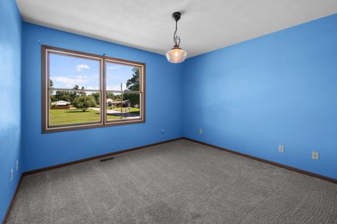 Tiny photo for 504 4th Avenue W, Andalusia, IL 61232 (MLS # 12677891)