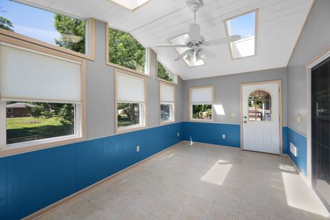 Tiny photo for 504 4th Avenue W, Andalusia, IL 61232 (MLS # 12677891)