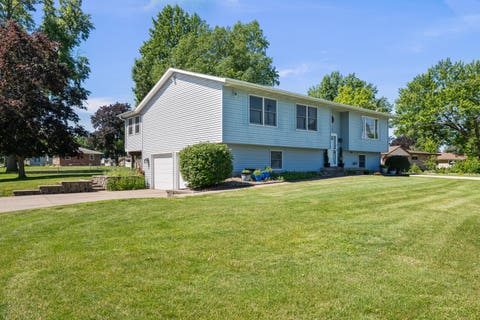 Tiny photo for 504 4th Avenue W, Andalusia, IL 61232 (MLS # 12677891)