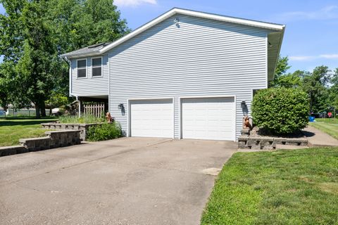 Tiny photo for 504 4th Avenue W, Andalusia, IL 61232 (MLS # 12677891)