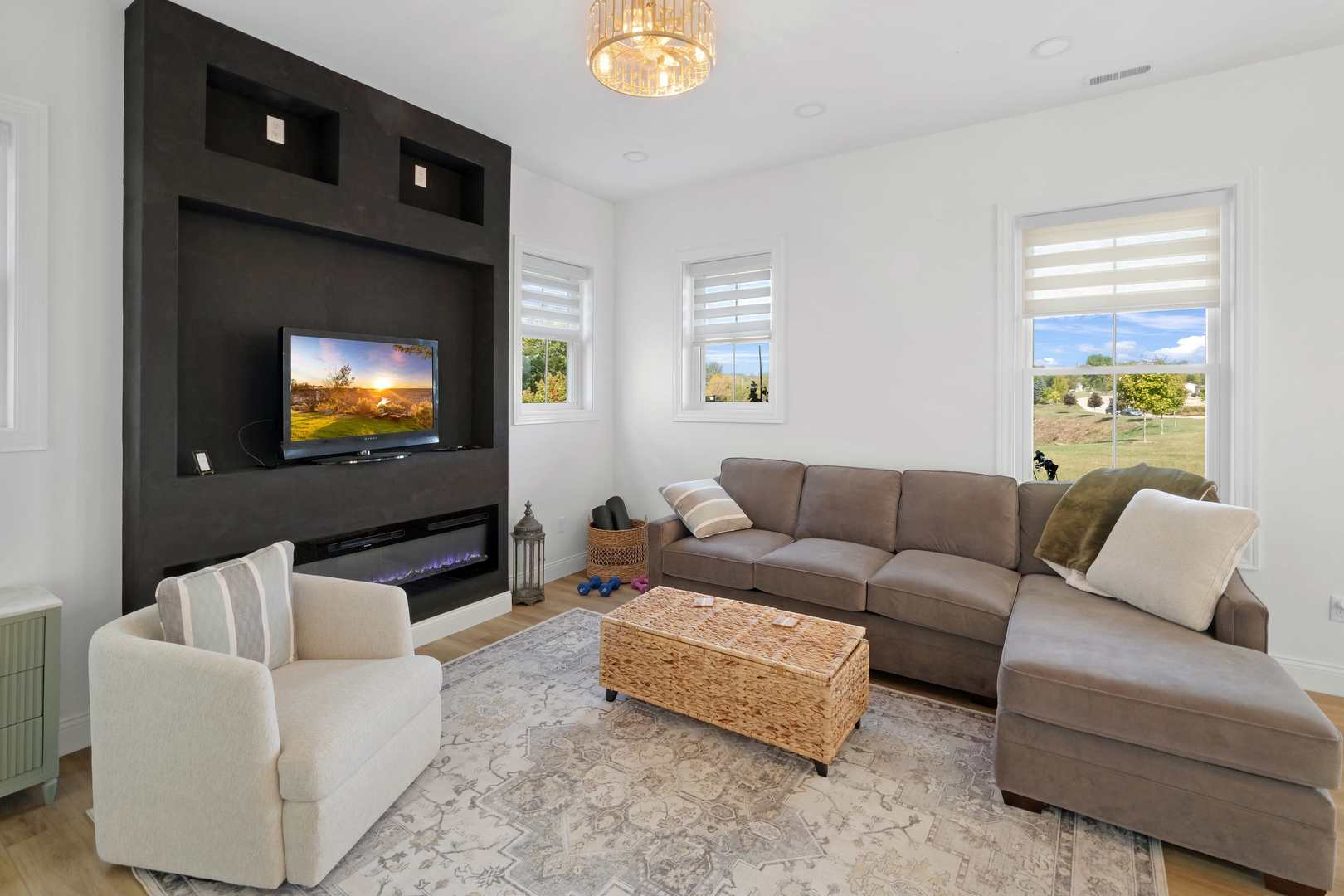 11 Great Loop West Drive