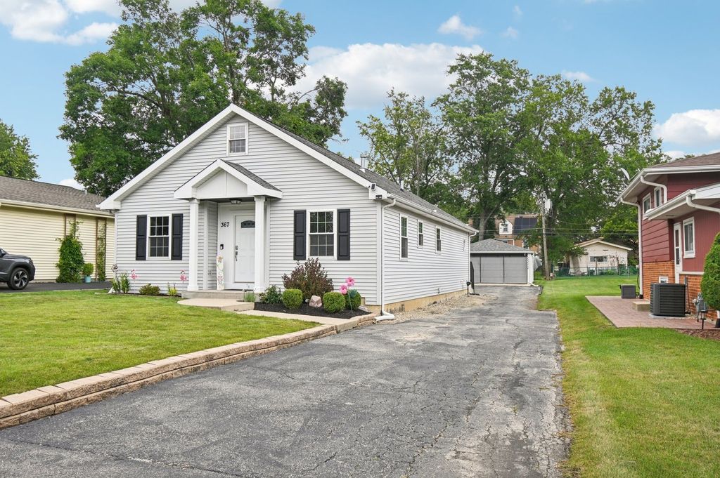 Photo for 367 Catalpa Avenue, Wood Dale, IL 60191 (MLS # 12462196)