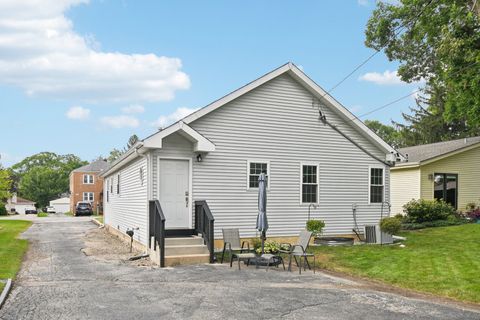 Tiny photo for 367 Catalpa Avenue, Wood Dale, IL 60191 (MLS # 12462196)