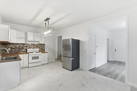 Tiny photo for 3010 Ezekiel Avenue, Zion, IL 60099 (MLS # 12499506)