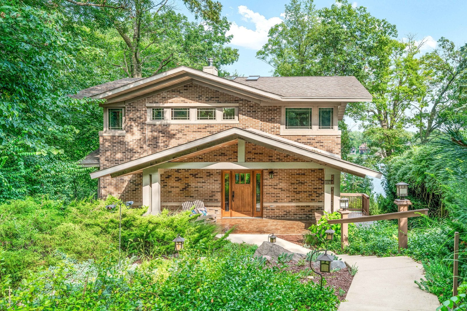 1096 Holiday Drive