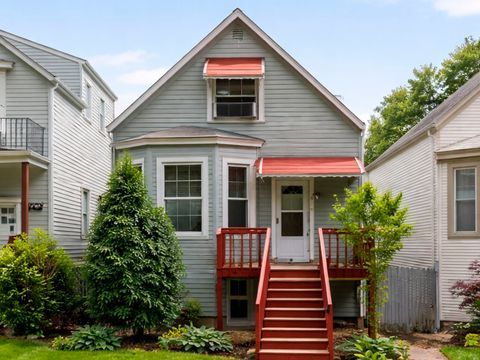 Photo of 4136 N Sacramento Avenue, Chicago, IL 60618 (MLS # 12619248)