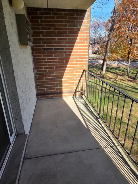 Tiny photo for 255 S West Avenue S #214, Elmhurst, IL 60126 (MLS # 12520519)
