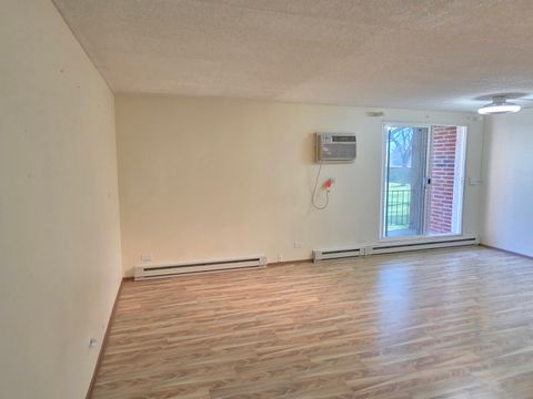 Tiny photo for 255 S West Avenue S #214, Elmhurst, IL 60126 (MLS # 12520519)