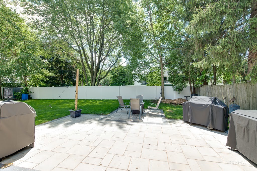 1581 Madison Avenue