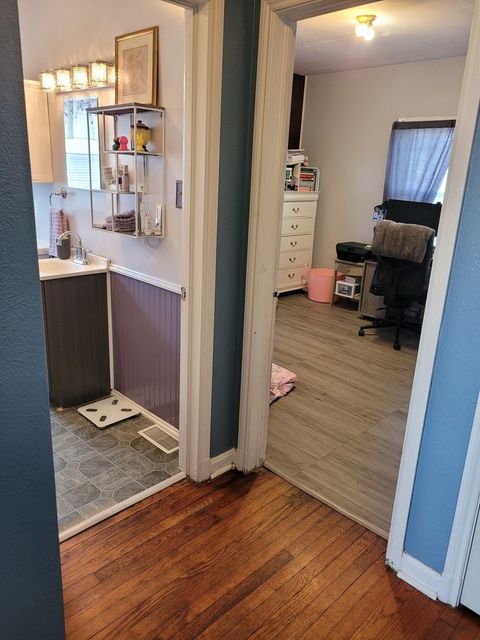 Tiny photo for 921 Airport Road, Mt Vernon, IL 62864 (MLS # 12575426)