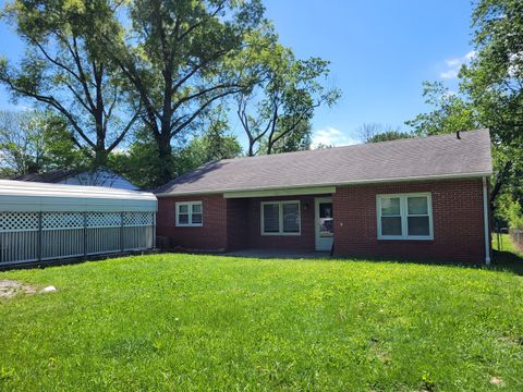 Photo of 921 Airport Road, Mt Vernon, IL 62864 (MLS # 12575426)