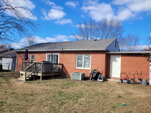 Tiny photo for 921 Airport Road, Mt Vernon, IL 62864 (MLS # 12575426)