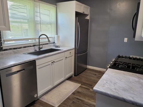 Tiny photo for 921 Airport Road, Mt Vernon, IL 62864 (MLS # 12575426)