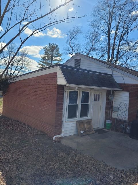 Tiny photo for 921 Airport Road, Mt Vernon, IL 62864 (MLS # 12575426)