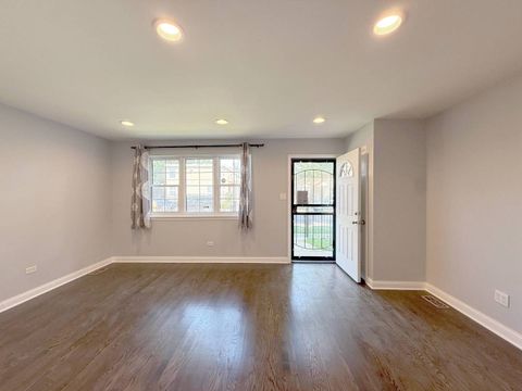 Tiny photo for 3128 S Lituanica Avenue, Chicago, IL 60608 (MLS # 12493383)