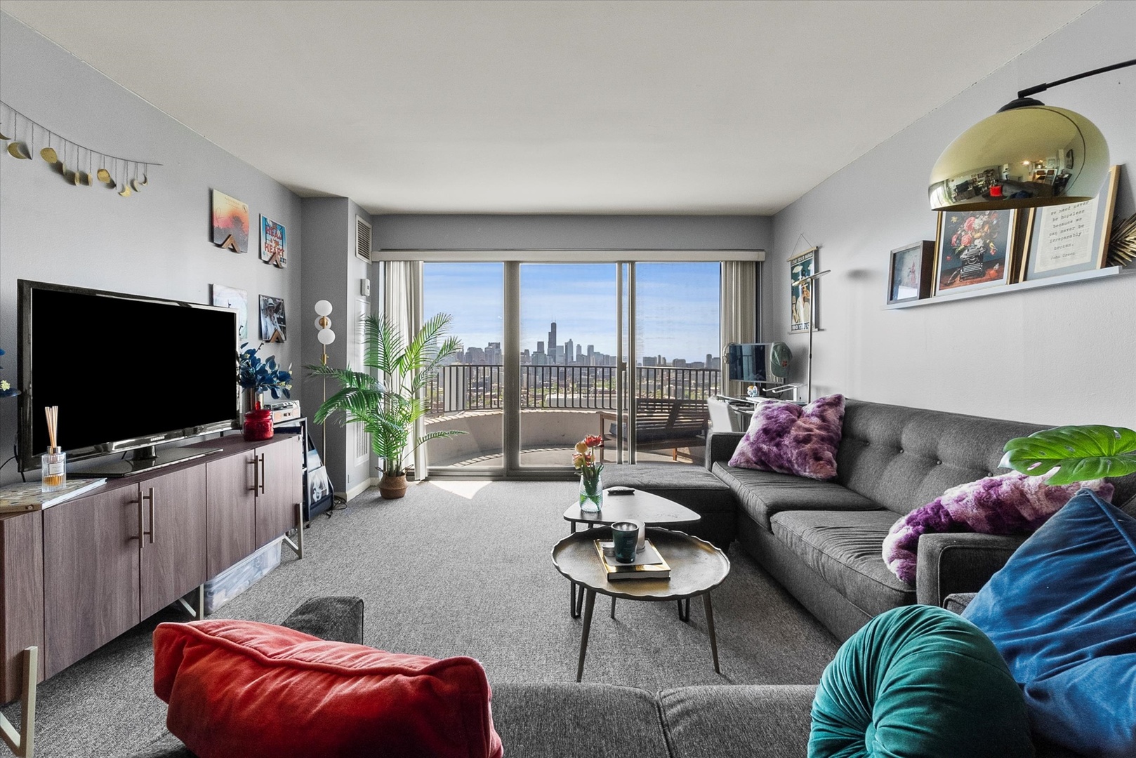 2020 N Lincoln Park West Avenue 36K