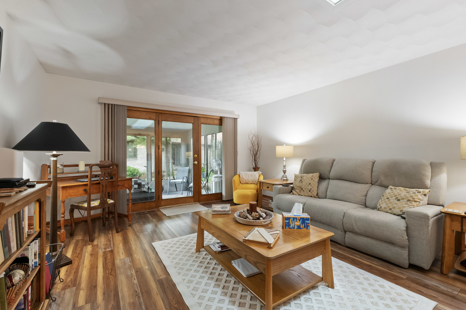 6927 Redansa Drive 6927